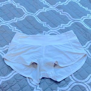 Lulu lemon size 4 white speed up shorts